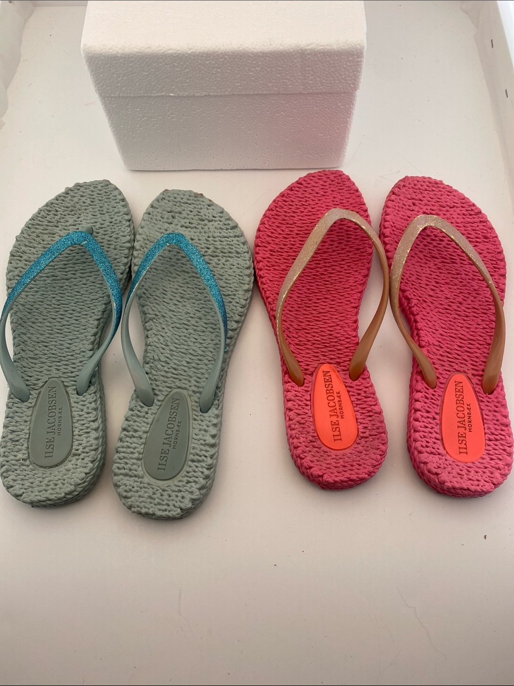 Ilse Jacobsen Pink Woven Flip Flops with Gold and Tan Straps - Picture 3 of 5